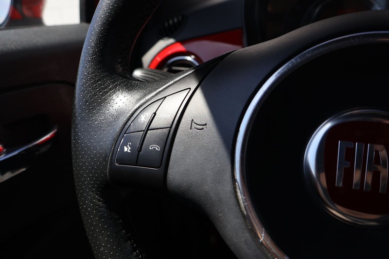 FIAT 500 Vehicle Full-screen Gallery Image 24