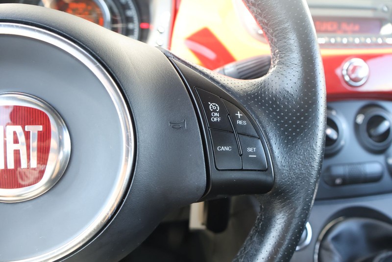 FIAT 500 Vehicle Full-screen Gallery Image 25