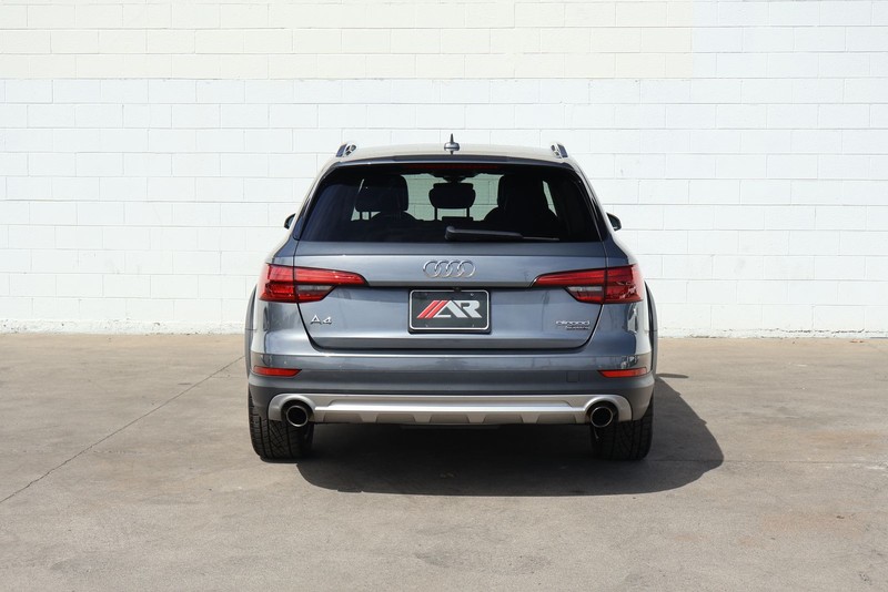 Audi allroad Vehicle Full-screen Gallery Image 06