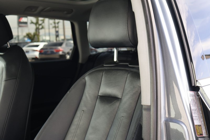 Audi allroad Vehicle Full-screen Gallery Image 19