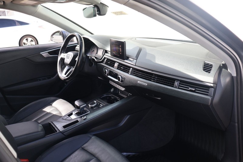 Audi allroad Vehicle Full-screen Gallery Image 20