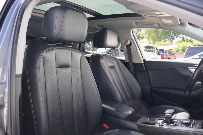 Audi allroad Vehicle Full-screen Gallery Image 21