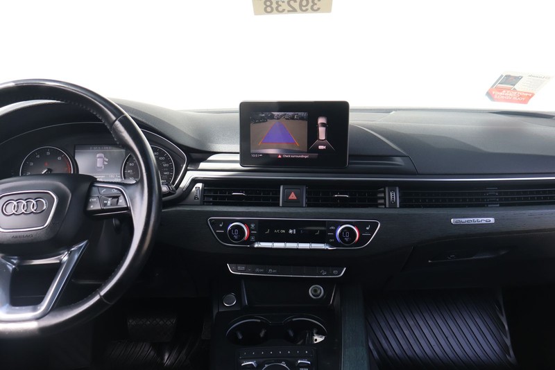 Audi allroad Vehicle Full-screen Gallery Image 30