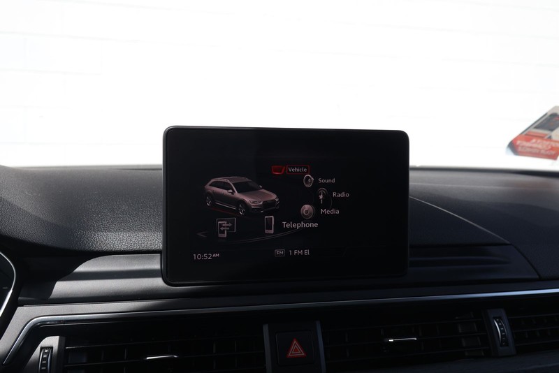 Audi allroad Vehicle Full-screen Gallery Image 31