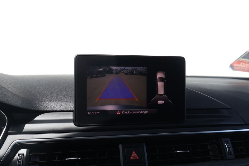 Audi allroad Vehicle Full-screen Gallery Image 32