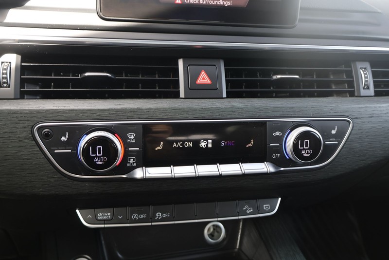 Audi allroad Vehicle Full-screen Gallery Image 33