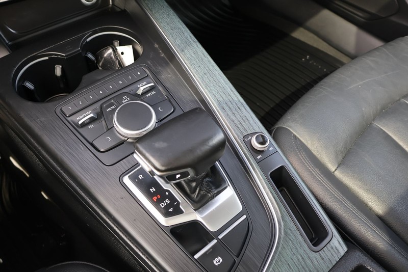 Audi allroad Vehicle Full-screen Gallery Image 34