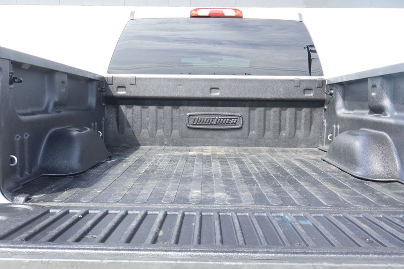 Chevrolet Silverado 2500HD Vehicle Full-screen Gallery Image 08