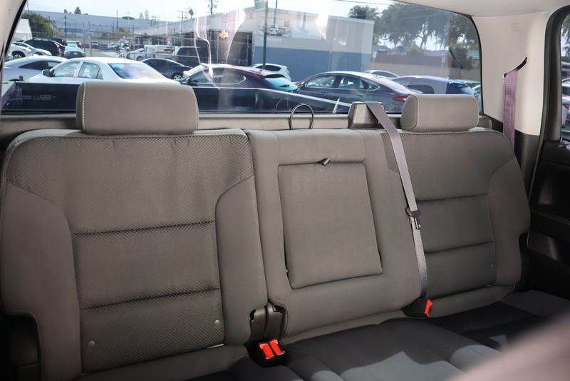 Chevrolet Silverado 2500HD Vehicle Full-screen Gallery Image 21