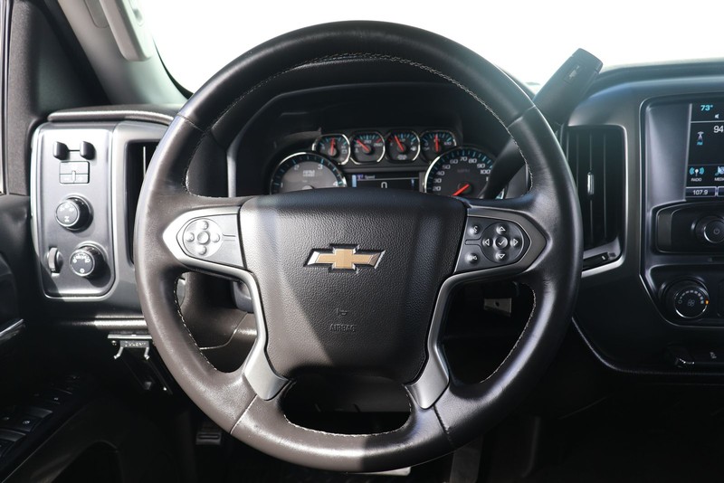 Chevrolet Silverado 2500HD Vehicle Full-screen Gallery Image 24