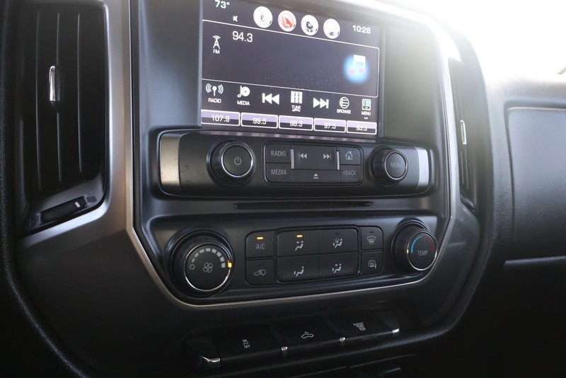 Chevrolet Silverado 2500HD Vehicle Full-screen Gallery Image 29