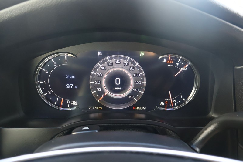 Cadillac Escalade Vehicle Full-screen Gallery Image 26