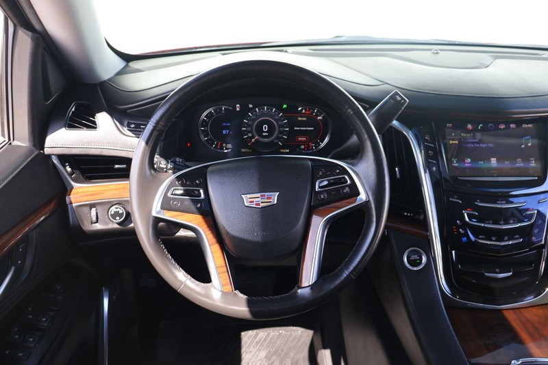 Cadillac Escalade Vehicle Full-screen Gallery Image 27