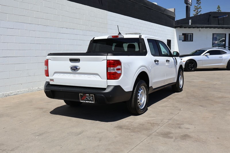 Ford Maverick Vehicle Full-screen Gallery Image 05