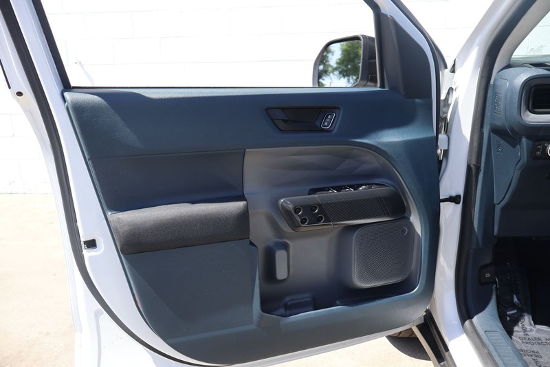 Ford Maverick Vehicle Full-screen Gallery Image 14