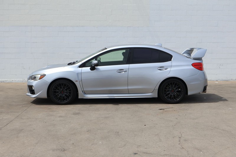 Subaru WRX STI Vehicle Full-screen Gallery Image 10