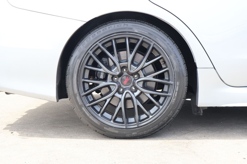 Subaru WRX STI Vehicle Full-screen Gallery Image 13