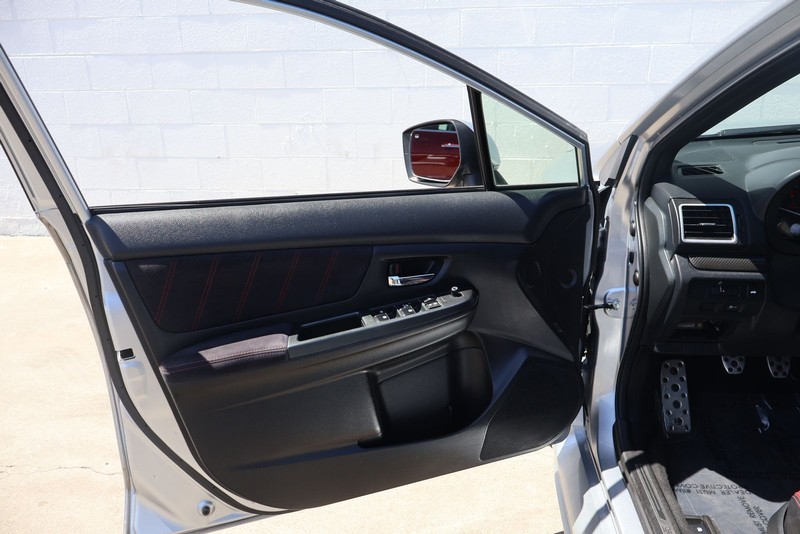 Subaru WRX STI Vehicle Full-screen Gallery Image 14