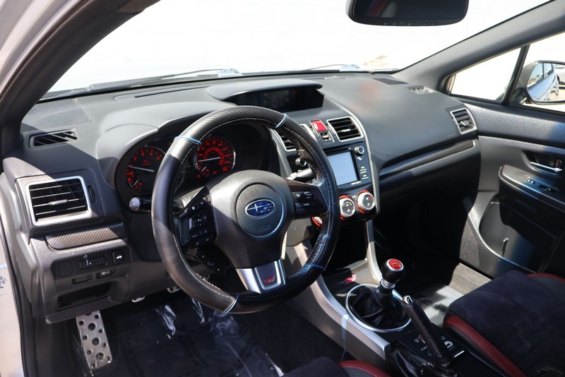 Subaru WRX STI Vehicle Full-screen Gallery Image 15