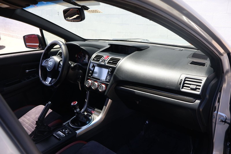 Subaru WRX STI Vehicle Full-screen Gallery Image 18