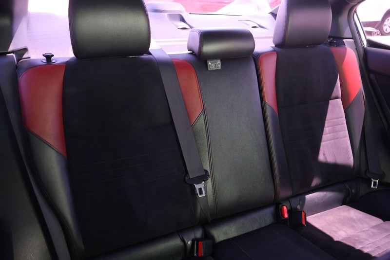 Subaru WRX STI Vehicle Full-screen Gallery Image 20