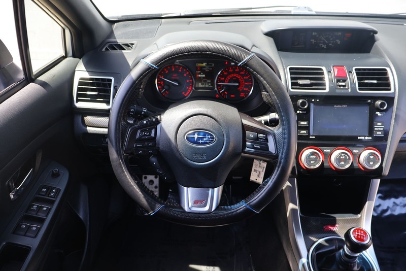 Subaru WRX STI Vehicle Full-screen Gallery Image 24