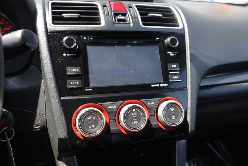 Subaru WRX STI Vehicle Full-screen Gallery Image 28