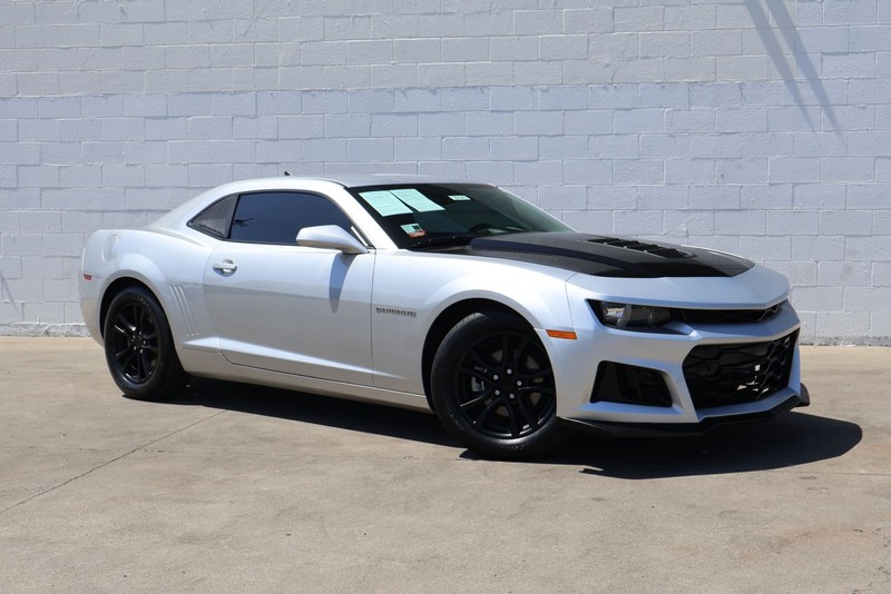 Chevrolet Camaro Vehicle Full-screen Gallery Image 01