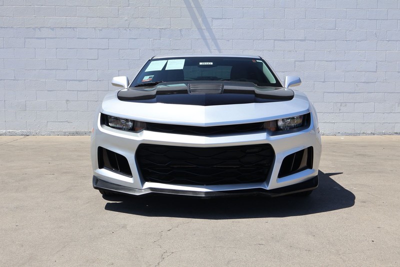 Chevrolet Camaro Vehicle Full-screen Gallery Image 02