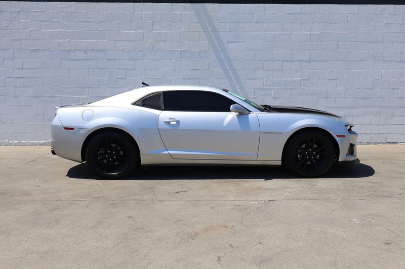 Chevrolet Camaro Vehicle Full-screen Gallery Image 04