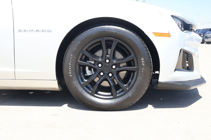 Chevrolet Camaro Vehicle Full-screen Gallery Image 13