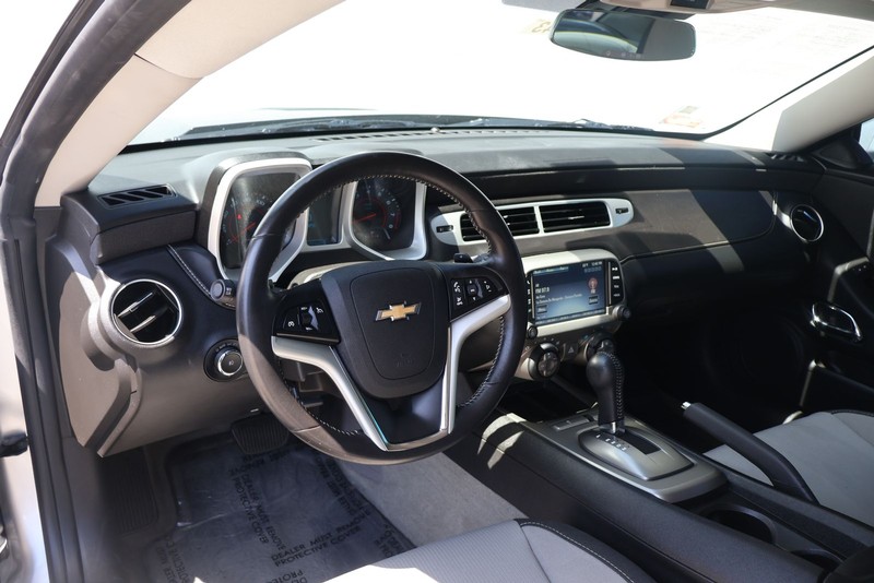 Chevrolet Camaro Vehicle Full-screen Gallery Image 15