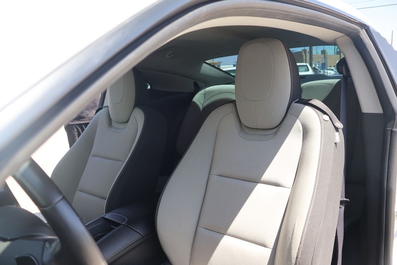 Chevrolet Camaro Vehicle Full-screen Gallery Image 16