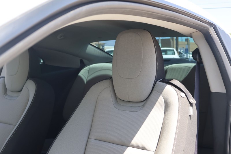 Chevrolet Camaro Vehicle Full-screen Gallery Image 17