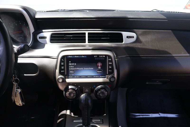 Chevrolet Camaro Vehicle Full-screen Gallery Image 25