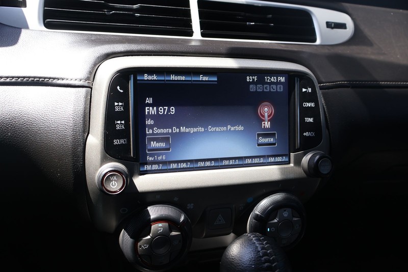 Chevrolet Camaro Vehicle Full-screen Gallery Image 26