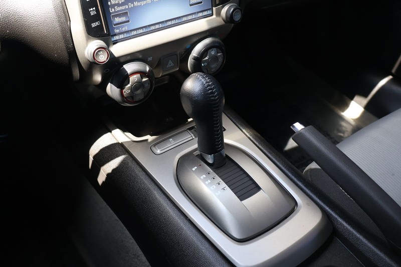 Chevrolet Camaro Vehicle Full-screen Gallery Image 27