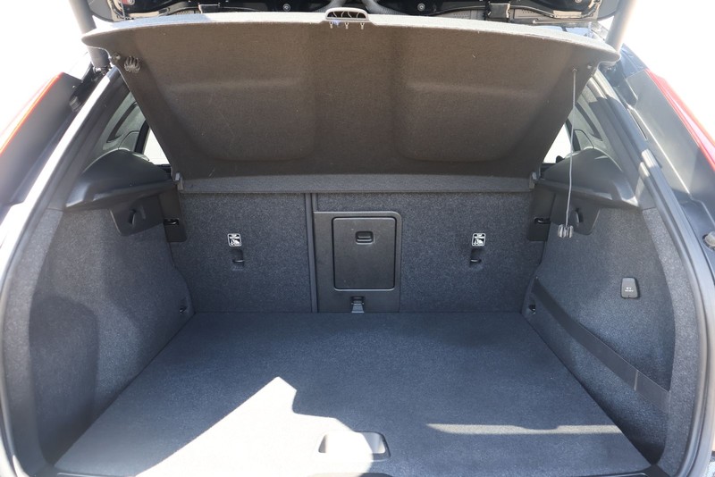 Volvo XC40 Vehicle Full-screen Gallery Image 08