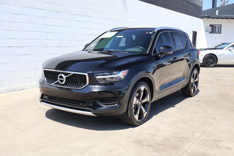 Volvo XC40 Vehicle Full-screen Gallery Image 12