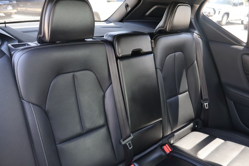 Volvo XC40 Vehicle Full-screen Gallery Image 22