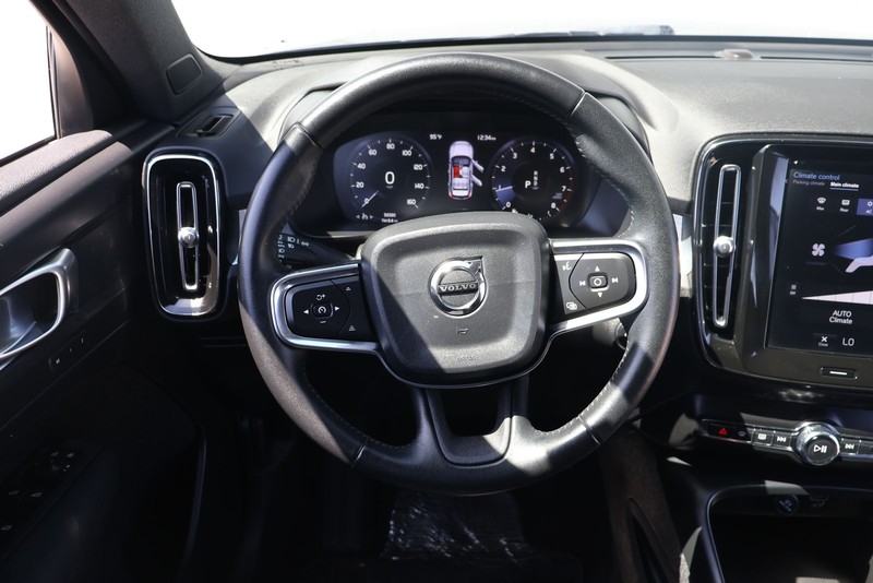 Volvo XC40 Vehicle Full-screen Gallery Image 25