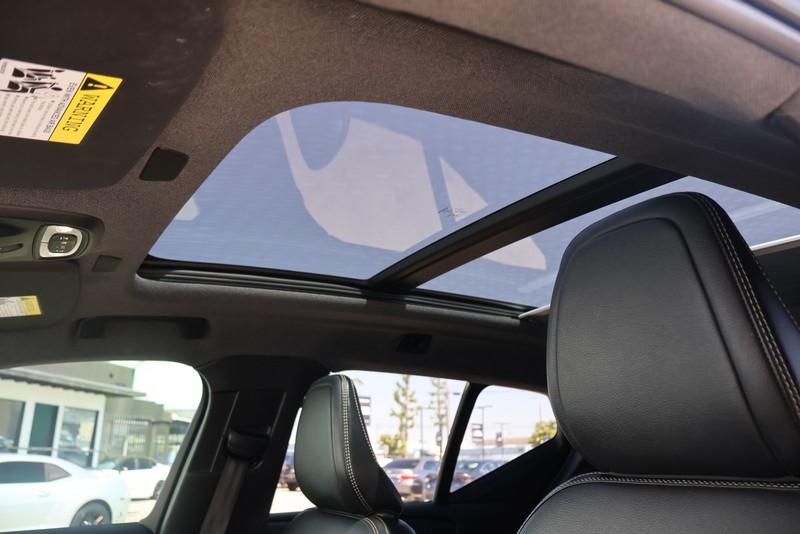 Volvo XC40 Vehicle Full-screen Gallery Image 34