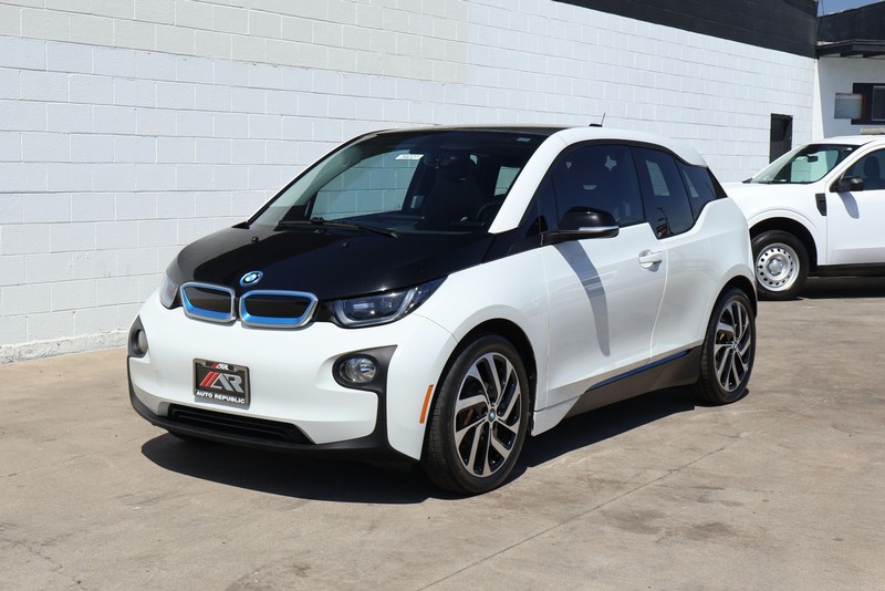 BMW i3 Vehicle Full-screen Gallery Image 11