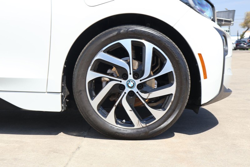 BMW i3 Vehicle Full-screen Gallery Image 13