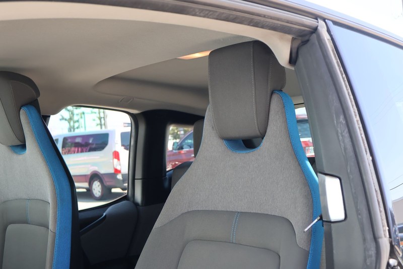 BMW i3 Vehicle Full-screen Gallery Image 18
