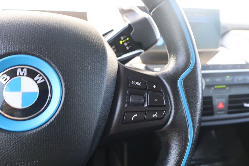 BMW i3 Vehicle Full-screen Gallery Image 26
