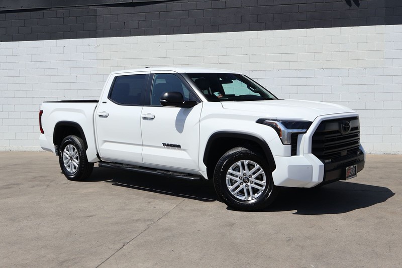 Toyota Tundra 2WD Vehicle Full-screen Gallery Image 02