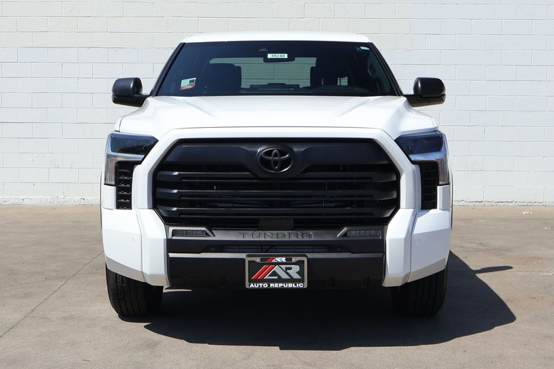 Toyota Tundra 2WD Vehicle Full-screen Gallery Image 03