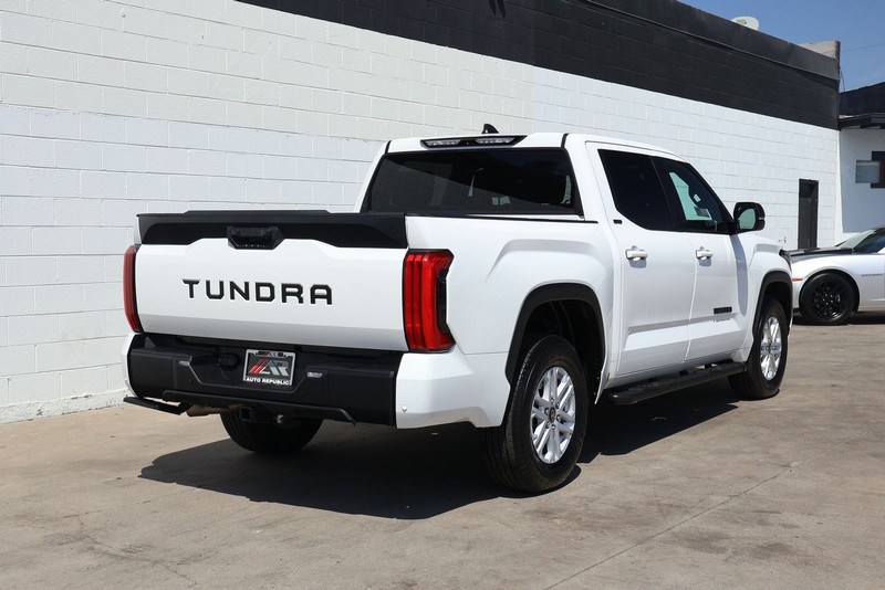 Toyota Tundra 2WD Vehicle Full-screen Gallery Image 05