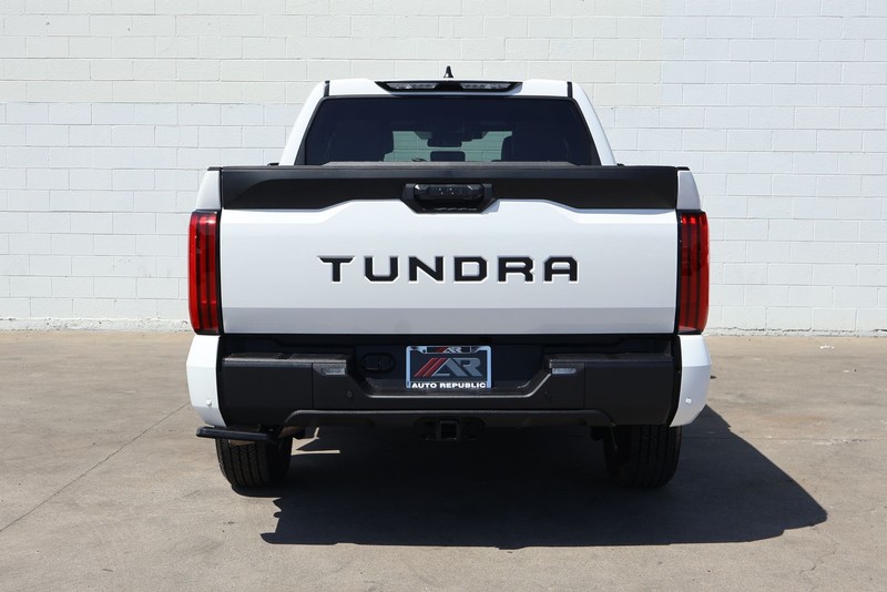 Toyota Tundra 2WD Vehicle Full-screen Gallery Image 06